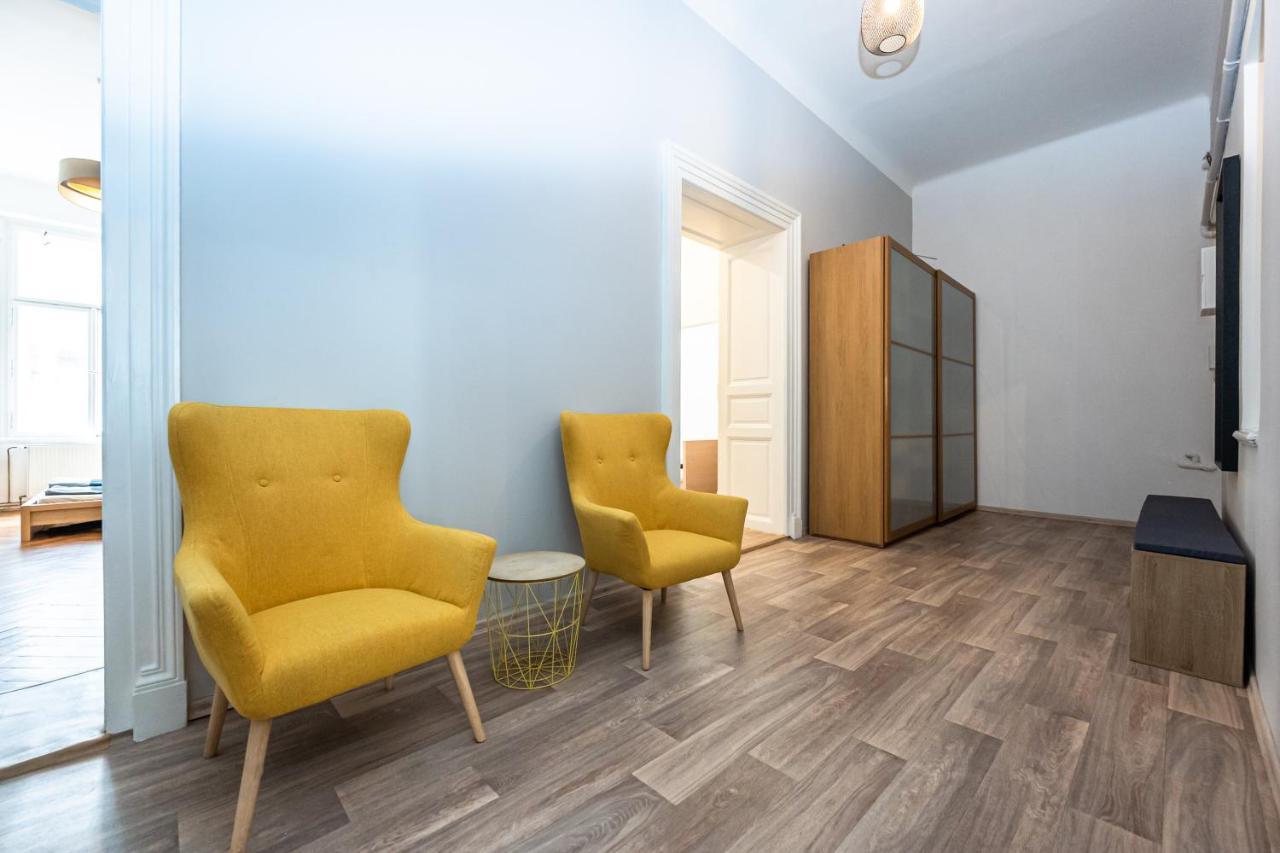 New Town Central Apartment Prag Exterior foto