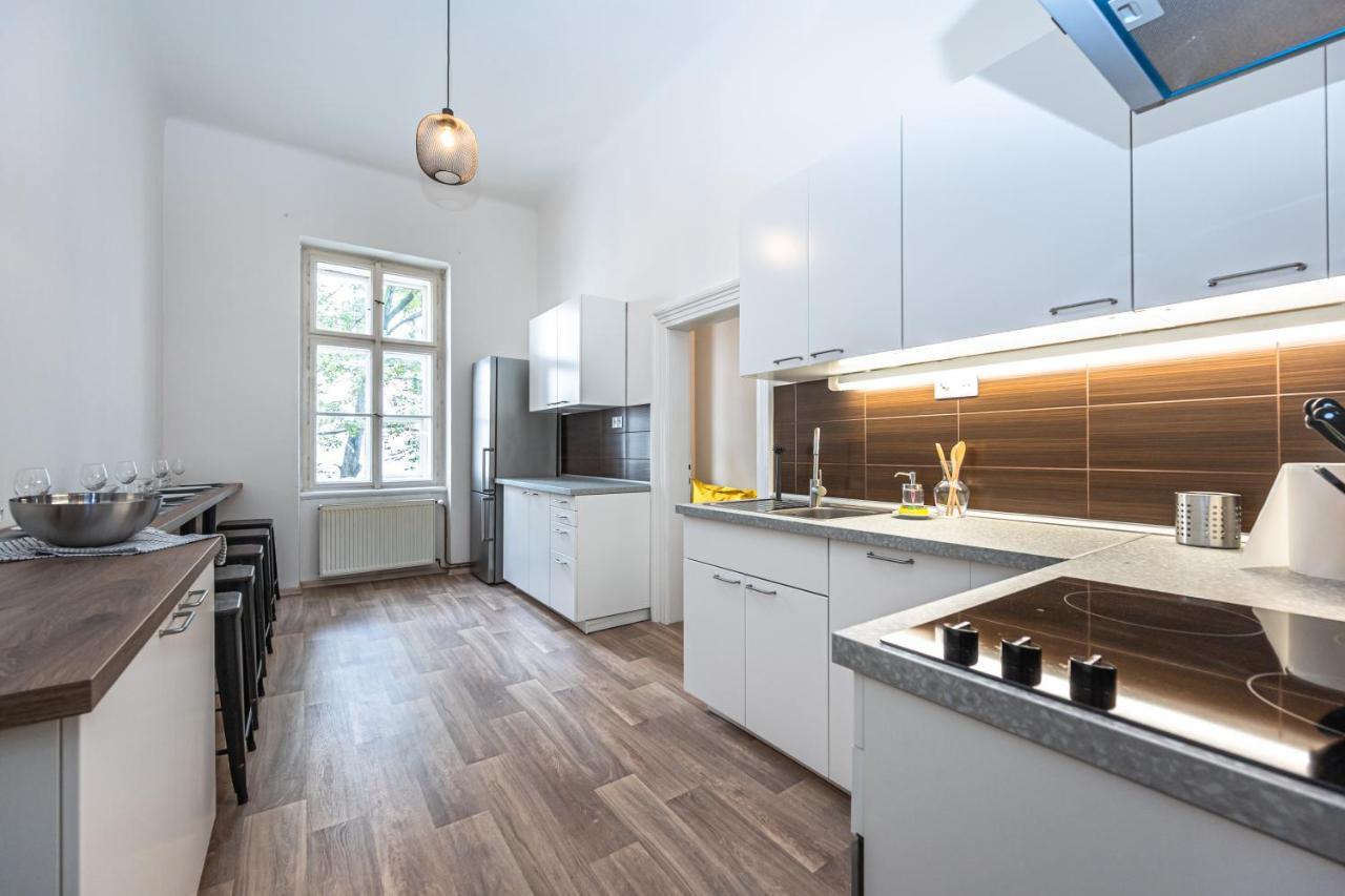 New Town Central Apartment Prag Exterior foto