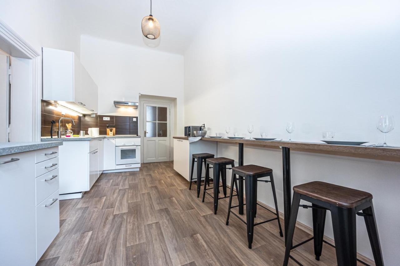 New Town Central Apartment Prag Exterior foto